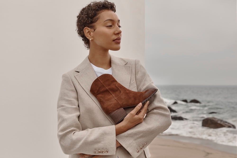 Best Shoes to Wear with Leggings in the Winter