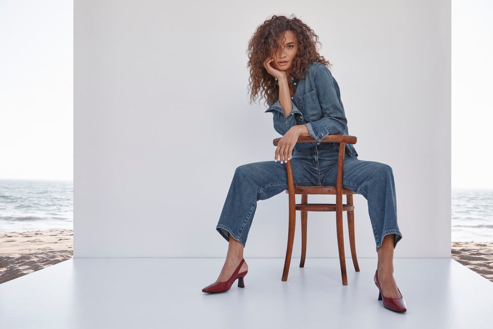 What Does the Mother of the Bride Wear? A Style Guide by Season & Dress Code