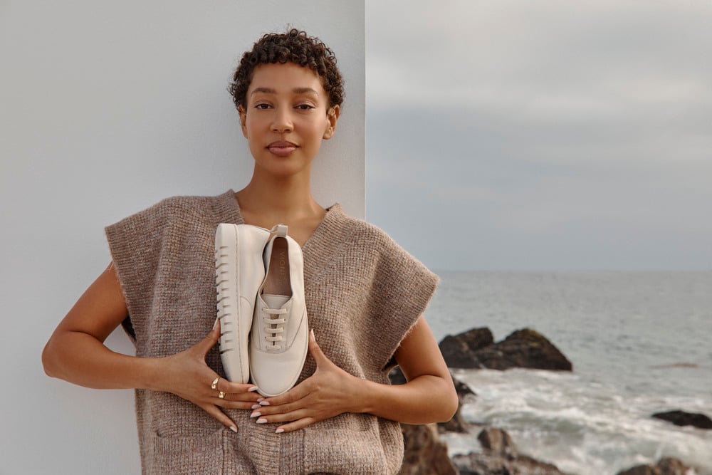 How to Wear White Sneakers